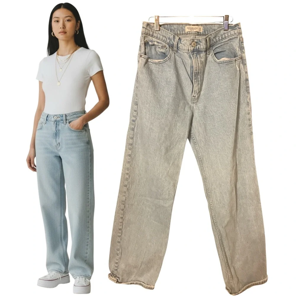 Abercrombie 90s Relaxed High Rise Jeans Light Wash Blue Denim Size 10 / 30 - Picture 1 of 7